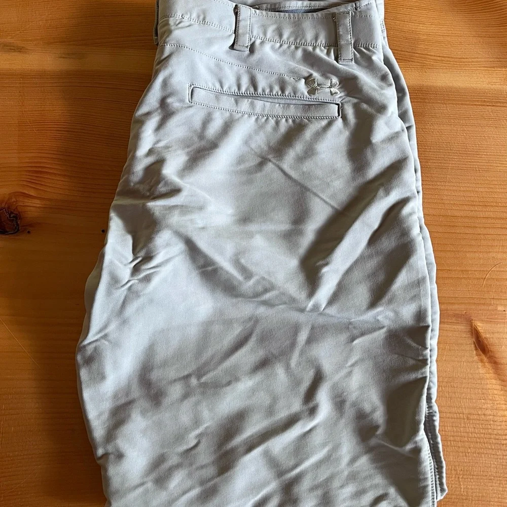 Men’s UA light gray Golf casual loose fit dress casual Pants 40/32